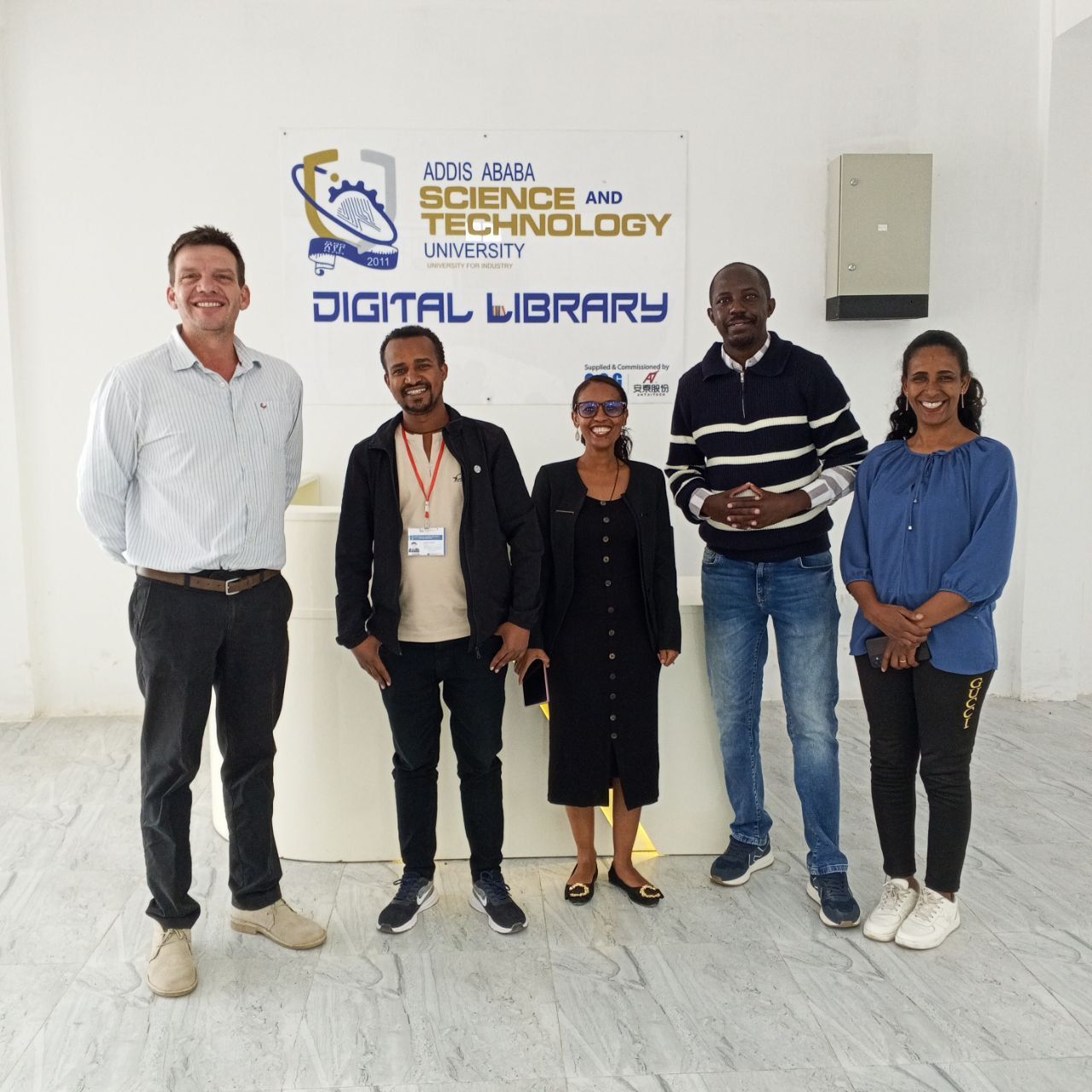 Rian Pierneef (left) and workshop participants/instructors at the Addis Ababa Science and Technology University.